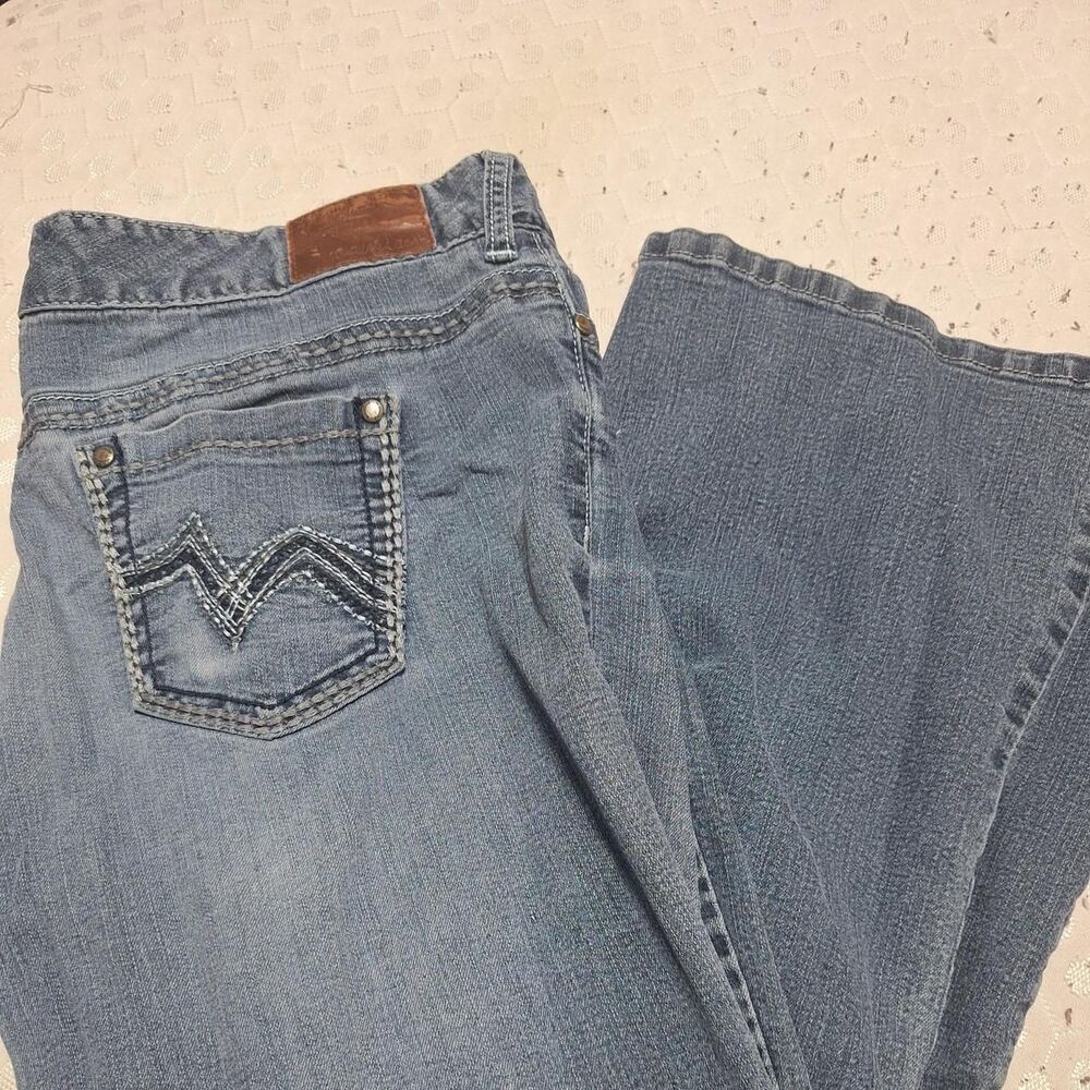 Maurices Women's Blue Jeans‎